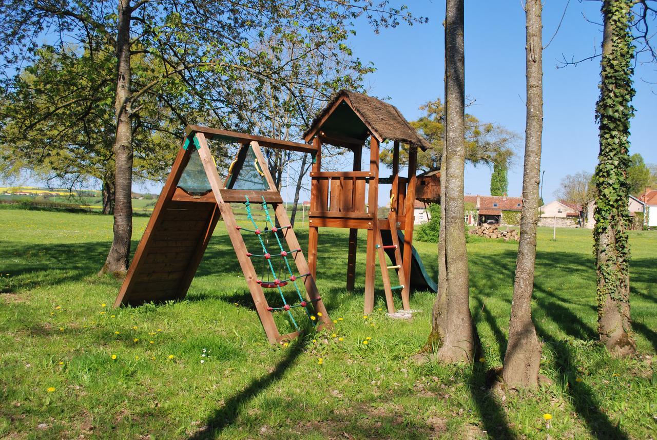 Domaine Les Gandins Bed and Breakfast Saint-Germain-de-Salles Exterior foto